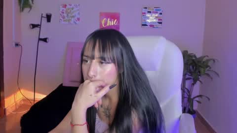 Snapshot of saraa_ramirez chatting on February 2025 02:27:02 PM Sarah Ramirez online show from February 2025 02:27:02 PM