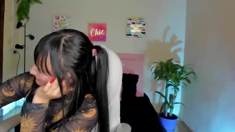 Snapshot of saraa_ramirez chatting on February 2025 02:57:01 PM Sarah Ramirez online show from February 2025 02:57:01 PM