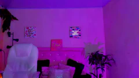 Snapshot of saraa_ramirez chatting on March 2025 09:27:02 PM Sarah Ramirez online show from March 2025 09:27:02 PM