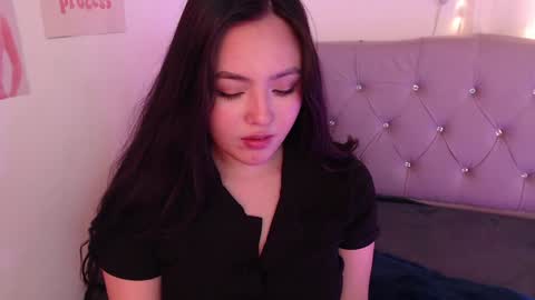 Snapshot of saraa_swett chatting on December 2024 05:00:01 PM online show from December 2024 05:00:01 PM