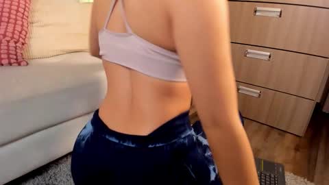 Snapshot of saraaah_fox chatting on December 2025 02:38:01 AM Sarah online show from December 2025 02:38:01 AM