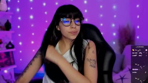 Sara online show from December 2025 08:25:02 PM