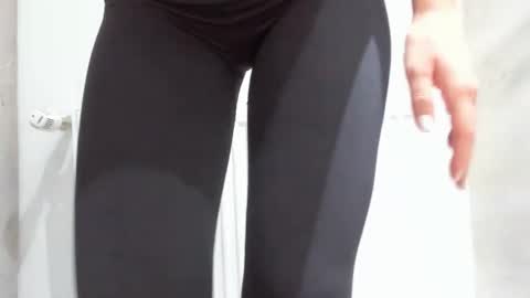 Queen Ssaraah online show from February 2025 09:14:01 PM