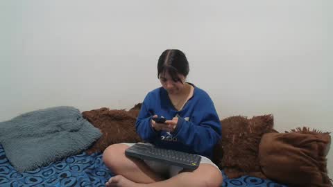 Snapshot of saraandthomas chatting on October 2025 01:37:02 AM sara and thomas online show from October 2025 01:37:02 AM