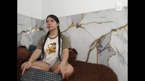 Snapshot of saraandthomas chatting on November 2025 09:37:01 PM sara and thomas online show from November 2025 09:37:01 PM