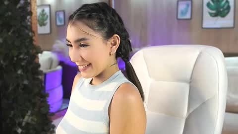 Sara Belmont online show from September 2025 12:10:01 PM