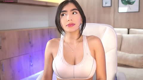 Sara Belmont online show from October 2025 12:50:02 PM