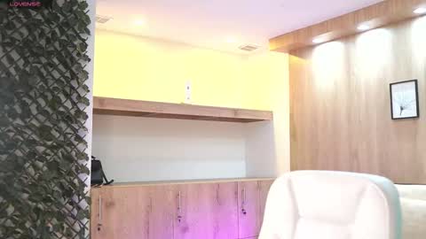 Sara Belmont online show from October 2025 12:17:01 PM