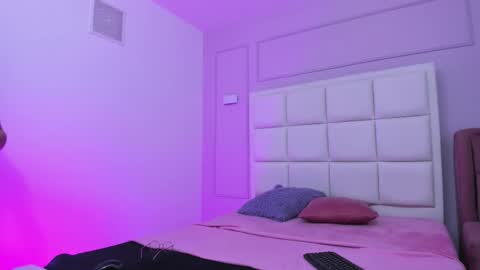 Snapshot of sarabenedetti chatting on October 2025 03:32:02 AM Sara online show from October 2025 03:32:02 AM