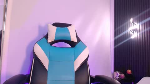 Snapshot of sarabenedetti chatting on November 2025 04:07:01 AM Sara online show from November 2025 04:07:01 AM