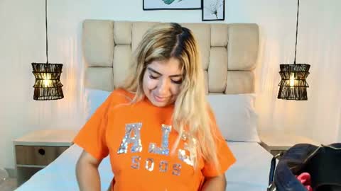 sarablonde_t online show from July 2026 04:40:01 PM