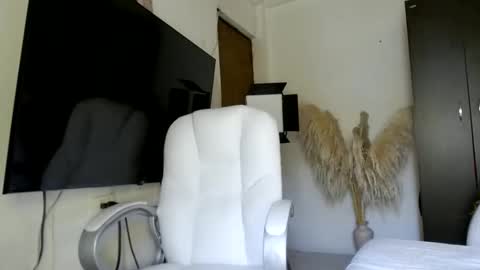 Snapshot of saragoddesshot chatting on March 2025 08:53:02 PM CALL ME LOVE SARITA online show from March 2025 08:53:02 PM