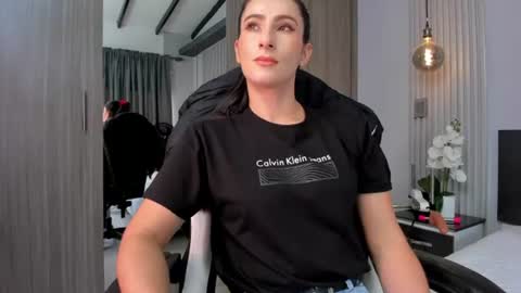  Sara Gomez  online show from June 2026 02:05:02 PM