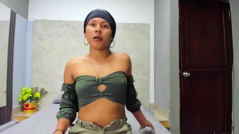 Snapshot of sarah__19 chatting on November 2025 11:56:02 AM Sarah online show from November 2025 11:56:02 AM