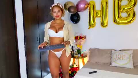 Snapshot of sarah__cinnamon chatting on June 2026 05:58:01 PM sarah cinnamon online show from June 2026 05:58:01 PM