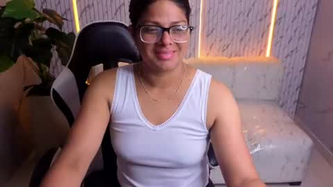 Snapshot of sarah_bay_tx chatting on July 2026 08:26:02 PM sarah_bay_tx online show from July 2026 08:26:02 PM