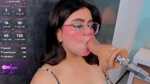 Snapshot of sarah_gold_1 chatting on February 2025 03:26:02 AM Sarah online show from February 2025 03:26:02 AM