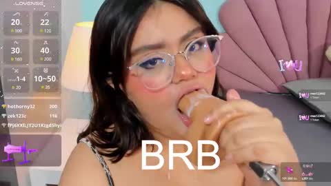 Snapshot of sarah_gold_1 chatting on March 2025 06:05:02 AM Sarah online show from March 2025 06:05:02 AM