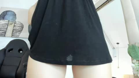 sarah_gothicgirl online show from April 2026 07:43:01 PM