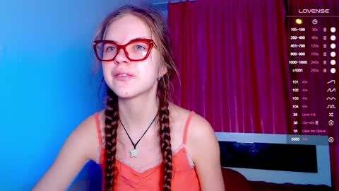 Snapshot of sarah_hs chatting on January 2025 12:24:02 PM Sarah online show from January 2025 12:24:02 PM