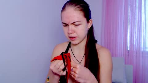 Snapshot of sarah_hs chatting on November 2025 10:26:02 AM Sarah online show from November 2025 10:26:02 AM