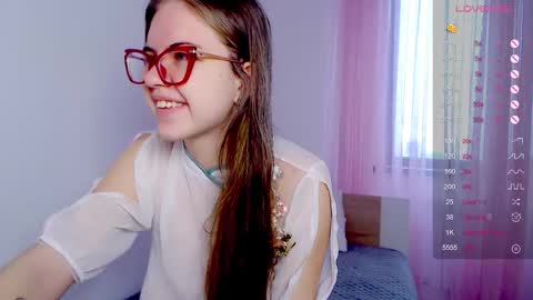 Snapshot of sarah_hs chatting on February 2026 03:44:01 AM Sarah online show from February 2026 03:44:01 AM