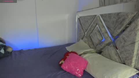 sarah_lowee online show from April 2026 02:27:02 AM