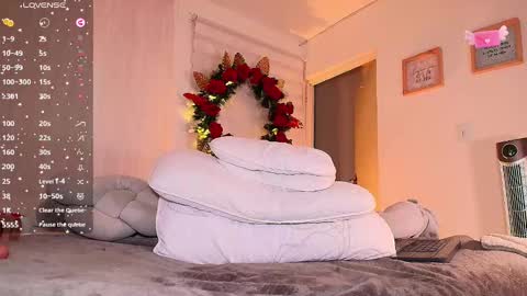 Snapshot of sarah_moonn_ chatting on December 2024 06:24:02 AM Sarah online show from December 2024 06:24:02 AM