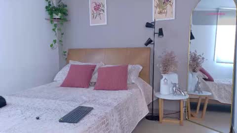 sarah_rayy online show from November 2025 05:46:02 PM