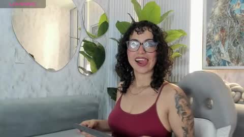 Snapshot of sarah_sluty chatting on March 2026 02:11:02 AM Sarah online show from March 2026 02:11:02 AM