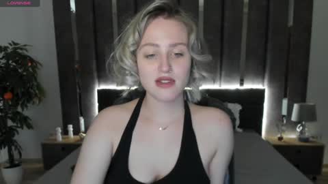 Snapshot of sarah_soul chatting on December 2024 07:16:02 AM Sarah online show from December 2024 07:16:02 AM