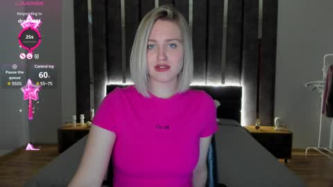 Snapshot of sarah_soul chatting on January 2025 04:01:02 AM Sarah online show from January 2025 04:01:02 AM