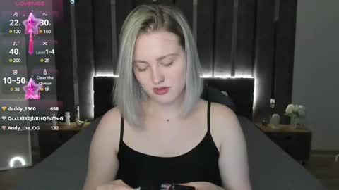 Snapshot of sarah_soul chatting on February 2025 06:43:02 AM Sarah online show from February 2025 06:43:02 AM