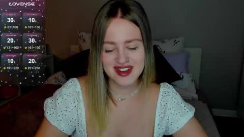 Snapshot of sarah_soul chatting on October 2025 12:08:01 AM Sarah online show from October 2025 12:08:01 AM