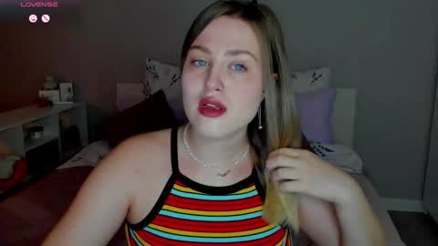 Snapshot of sarah_soul chatting on October 2025 11:59:02 PM Sarah online show from October 2025 11:59:02 PM