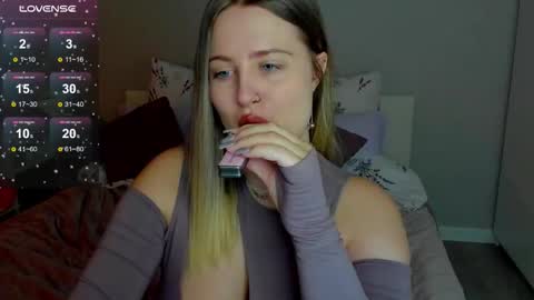 Snapshot of sarah_soul chatting on October 2025 12:21:02 AM Sarah online show from October 2025 12:21:02 AM