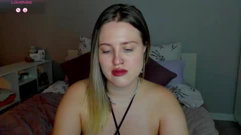 Snapshot of sarah_soul chatting on October 2025 12:27:01 PM Sarah online show from October 2025 12:27:01 PM