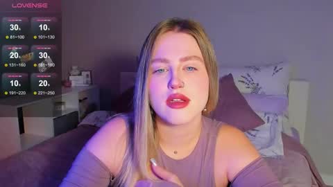 Snapshot of sarah_soul chatting on October 2025 12:04:01 AM Sarah online show from October 2025 12:04:01 AM