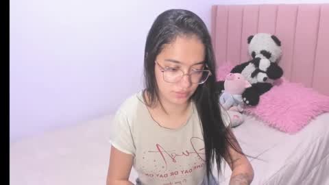 Snapshot of sarah_stone15 chatting on October 2025 09:38:01 PM Sarah online show from October 2025 09:38:01 PM