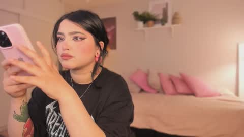 Snapshot of sarah_volkov chatting on October 2025 05:11:02 AM online show from October 2025 05:11:02 AM