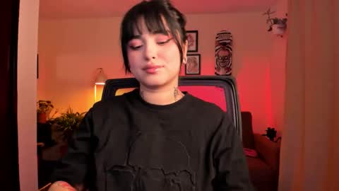 Snapshot of sarah_volkov chatting on January 2026 04:14:01 AM online show from January 2026 04:14:01 AM