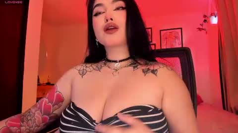 Snapshot of sarah_volkov chatting on July 2026 12:11:02 PM online show from July 2026 12:11:02 PM