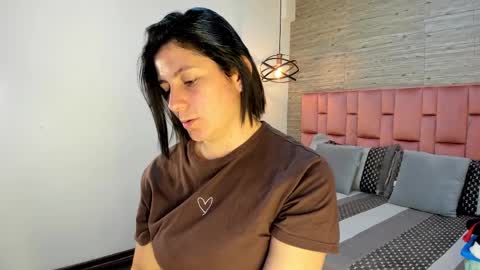 Snapshot of sarahdeyvis chatting on February 2025 02:33:01 PM Sarah Deyvis online show from February 2025 02:33:01 PM