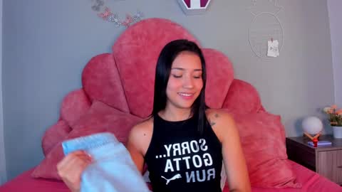 Snapshot of sarahevans__ chatting on December 2024 07:29:02 PM Sarah Evans online show from December 2024 07:29:02 PM