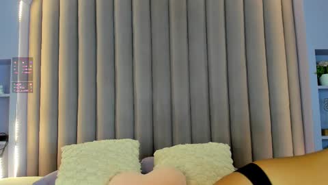 Snapshot of sarahevans__ chatting on February 2025 07:31:02 PM Sarah Evans online show from February 2025 07:31:02 PM