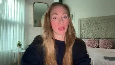 Snapshot of sarahgiroux86 chatting on June 2026 01:50:02 AM Sarah online show from June 2026 01:50:02 AM