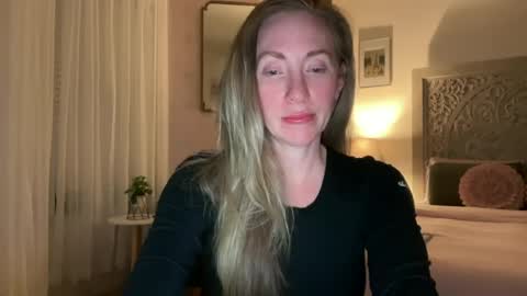 Snapshot of sarahgiroux86 chatting on June 2026 05:09:02 AM Sarah online show from June 2026 05:09:02 AM