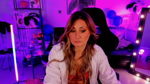 Snapshot of sarahholly chatting on December 2024 11:50:02 AM Divine Sarah NONUDE model online show from December 2024 11:50:02 AM