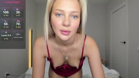Snapshot of sarahphyllis chatting on June 2026 05:07:01 PM sarahphyllis online show from June 2026 05:07:01 PM