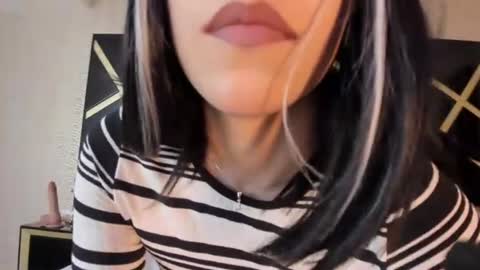 Snapshot of sarahrossi1 chatting on June 2026 01:15:01 PM SARAH online show from June 2026 01:15:01 PM
